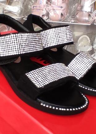 Черные босоножки сандалии для девочки с камнями на липучках2 фото