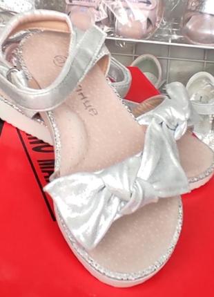 Босоножки сандалии для девочки серебро с бантиком для девочки9 фото