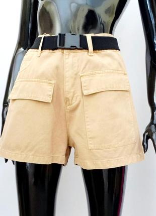 Женские бежевые шорты р.xl