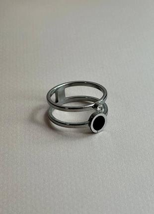 Женское стильное кольцо двойное декор цирконий вставка черная акриловая цвет серебристый медицинская сталь8 фото