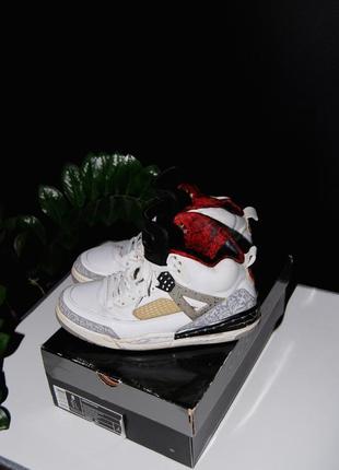 Jordan spizike "white cement" retro (б/у з коробкою) размер eur41 (26см)