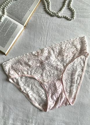 Красивi  мереживнi  трусики блiдно-рожевого кольору