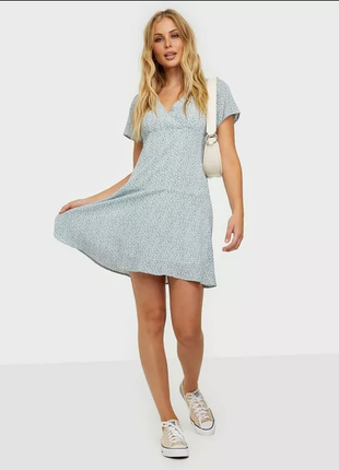 Легкое удобное платье от neo noir, размер s-m