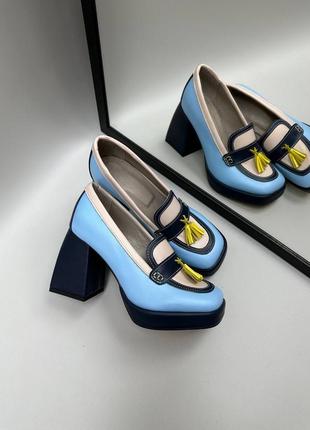 Блакитні голубі шкіряні туфлі на масивному стійкому каблуку2 фото