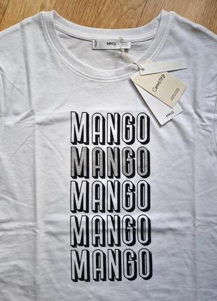 Футболка mango біла з логотипами8 фото