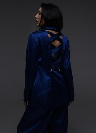 Костюм — двойка жіночий брючний атласний, піджак із декором, штани оверсайз, бренд, ошатний, синій
