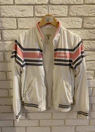 Ветровка женская