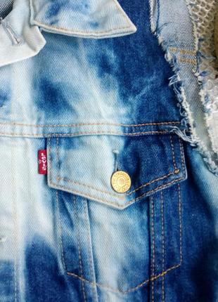 Крутая джинсовая жилетка жилет  без рукавов светлая uk 10/европ 38 / м фирменная levis5 фото