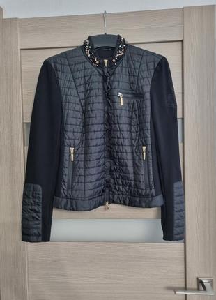 Легенька куртка air field.