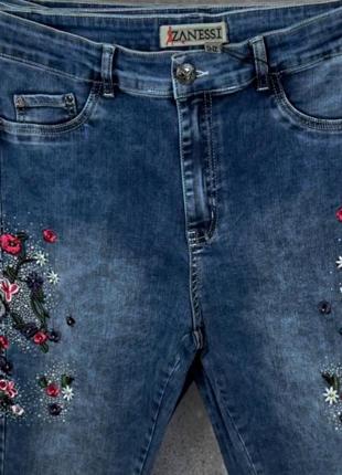 Стрейчевые джинсы с вышивкой и стразиками,люкс серия, турция.7 фото