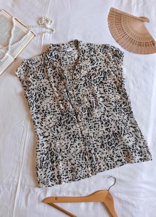 Нарядна блузка в леопардовий принт з натуральної віскози (розмір 42-44)