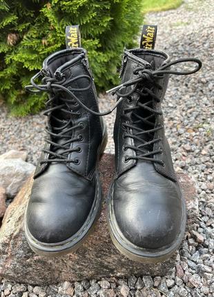 Очень крутые оригинальные кожаные ботинки dr. martens