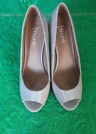 Шикарные туфли на каблуке fiore.