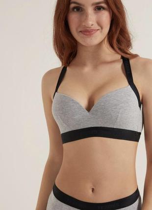 Спортивный топ с пуш-ап без косточек tezenis в размере 75b (70c, 80a)