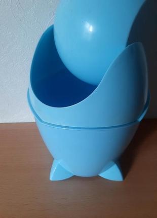 Контейнер ведро для мусора качающейся поворотной крышкой голубое мусорник косметич