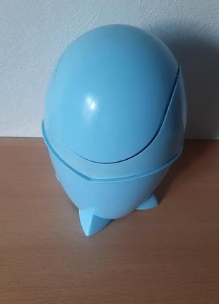 Контейнер ведро для мусора качающейся поворотной крышкой голубое мусорник косметич