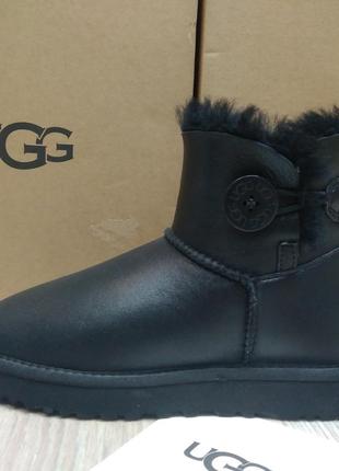 Угги женские мини черная кожа ugg mini bailey button boots in black