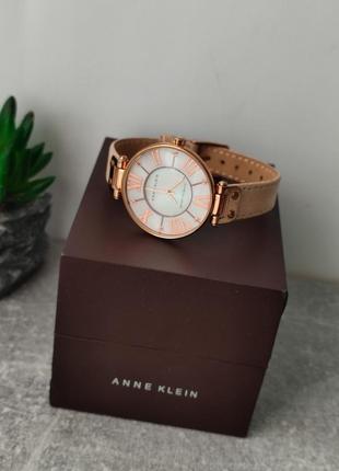 Жіночий годинник anne klein