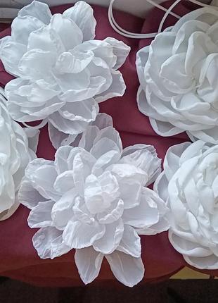 Белый цветок чокер2 фото
