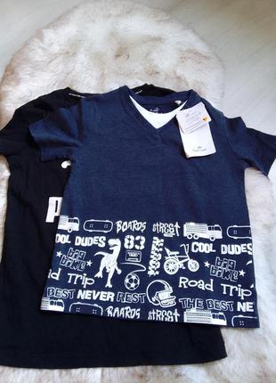 Фірмова футболка