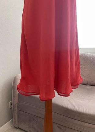 Легкое красное платье с обработанным низом2 фото