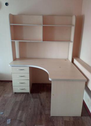 Привет письменный стол с инсталляцией б у