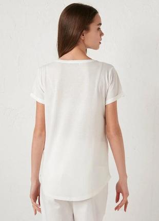Біла жіноча футболка lc waikiki/лс вайкікі з паєтками на кишені. фірмова туреччина2 фото