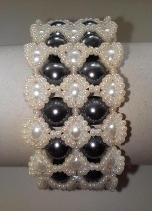 Браслет ручной работы, из бусин и бисера