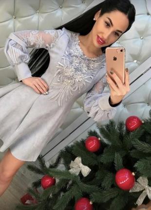 Сукня сіра блакитна квіти мереживо замш