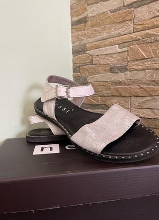Кожаные босоножки3 фото