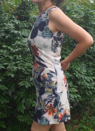 Летнее платье в цветочный принт.3 фото