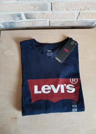 Футболка levis