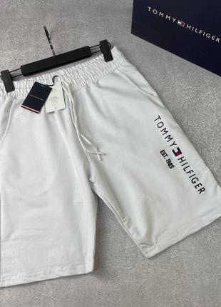 Шорти в стилі tommy hilfiger