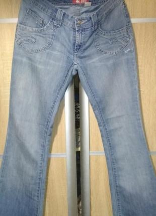 Джинсы женские с низкой посадкой  р 31