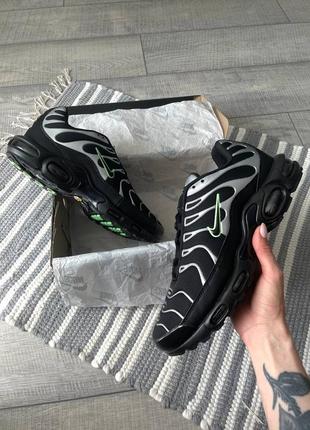 Nike air max plus tn black silver green
