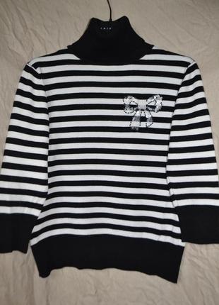 Красивый полосатый гольф