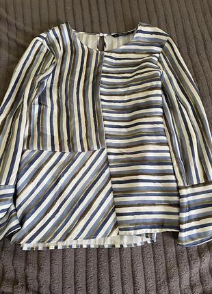 Блузка zara з незвичайним принтои