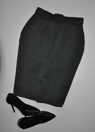 Трендовая плотная серая  юбка карандаш с поясом