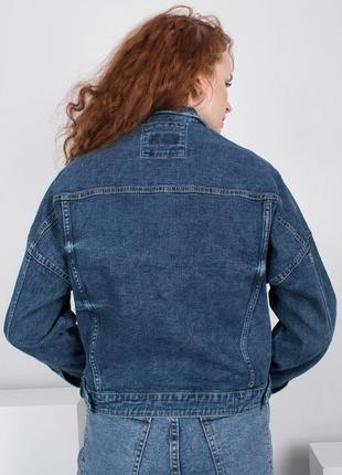 Женская синяя джинсовая куртка4 фото