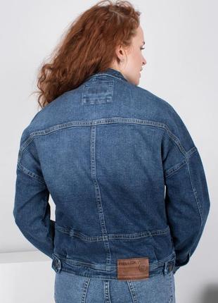 Женская синяя джинсовая куртка2 фото