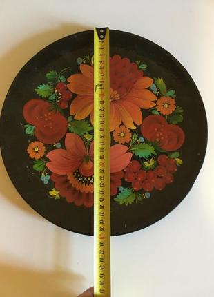 Сувенирные тарелки, чеканка, хохломская роспись9 фото