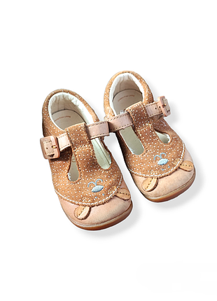 Туфлі для дівчинки clarks розмір 20