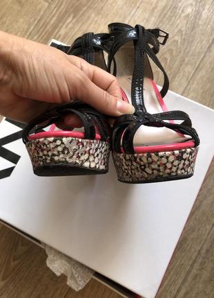 Босоножки dkny 37р