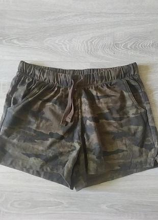 Коттоновые шорты с карманами