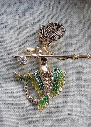 Необычная брошь русалка золотистая брошка с русалкой цвет золото зеленый