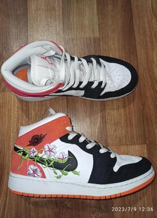 Кроссовки женские nike jordan р.38