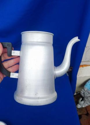 Советский алюминиевый чайник ссср на 2 л литра для чая или кофе советский необычная форма5 фото
