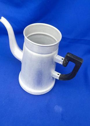 Советский алюминиевый чайник ссср на 2 л литра для чая или кофе советский необычная форма8 фото