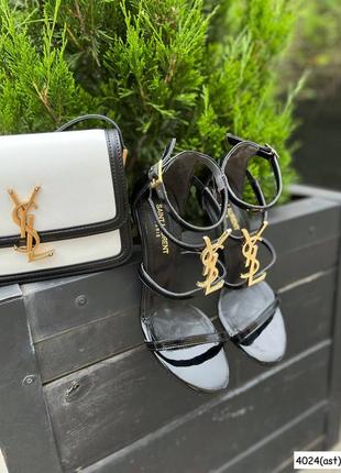 Босоніжки жіночі з логотипом, екошкіра лак