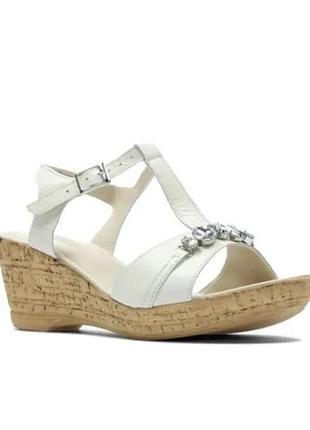 Р.37.5,39,39.5,40 clarks женские кожаные босоножки оригинал